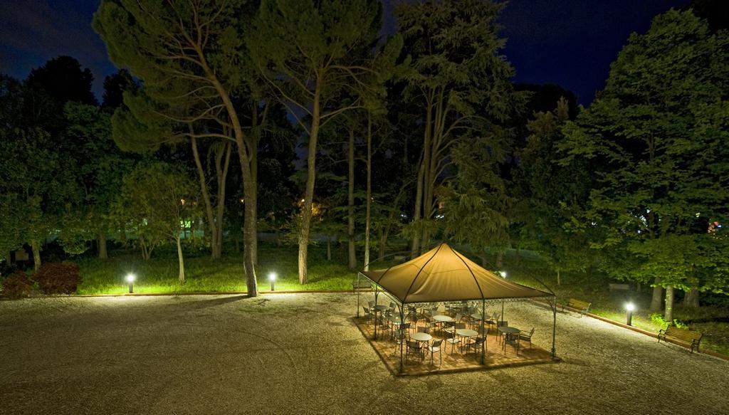 Villa Raffaello Park Hotel Assisi Buitenkant foto